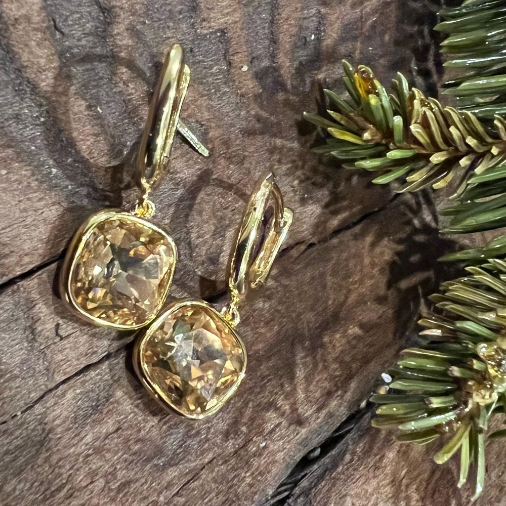 NWT18K GP Gold Plated Earrings Gold Faceted Crystal Leverback Dangle Drop 3 cms